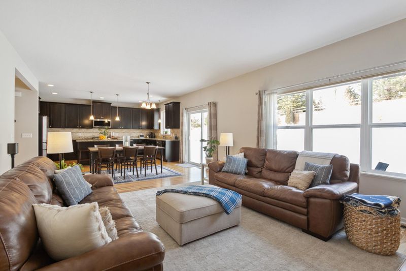 2450 Heron Ln, Victoria, MN 55386