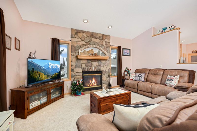 1219 Blossom Blvd NW, Isanti, MN 55040