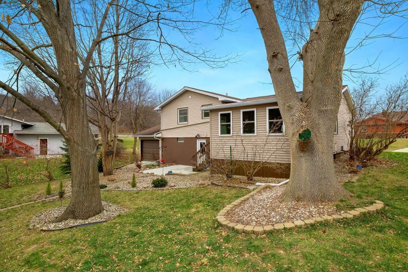 417 Park St, La Crescent, MN 55947