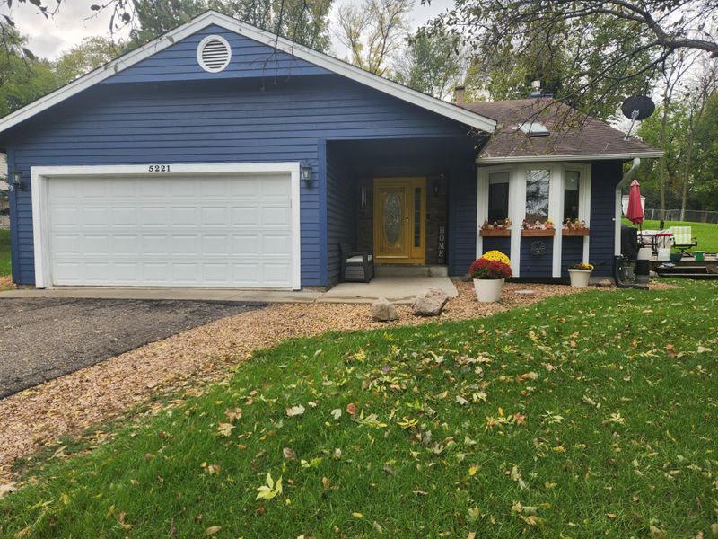 5221 W 144th St, Savage, MN 55378