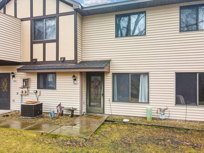 5963 Dellwood Ave, Shoreview, MN 55126