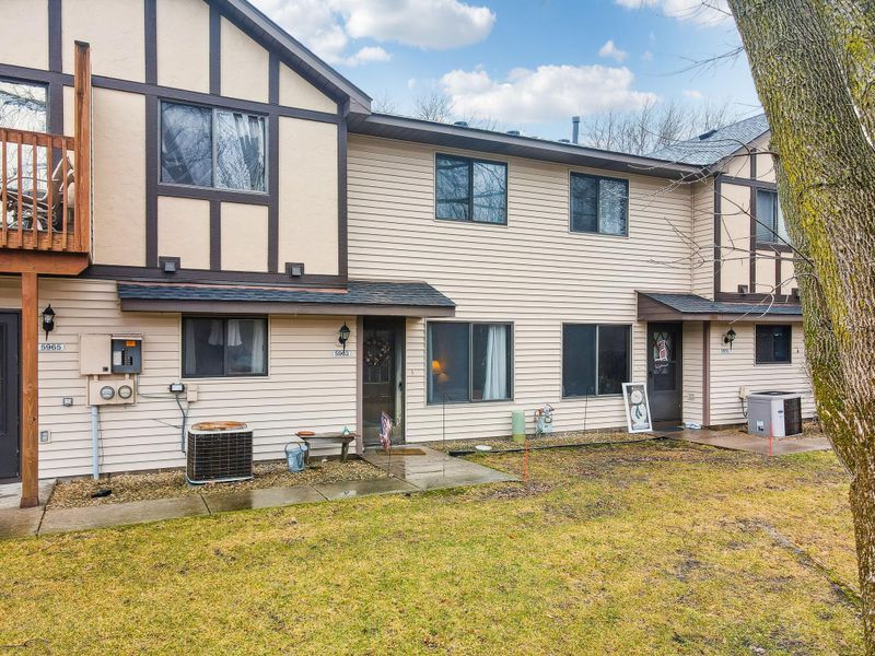 5963 Dellwood Ave, Shoreview, MN 55126
