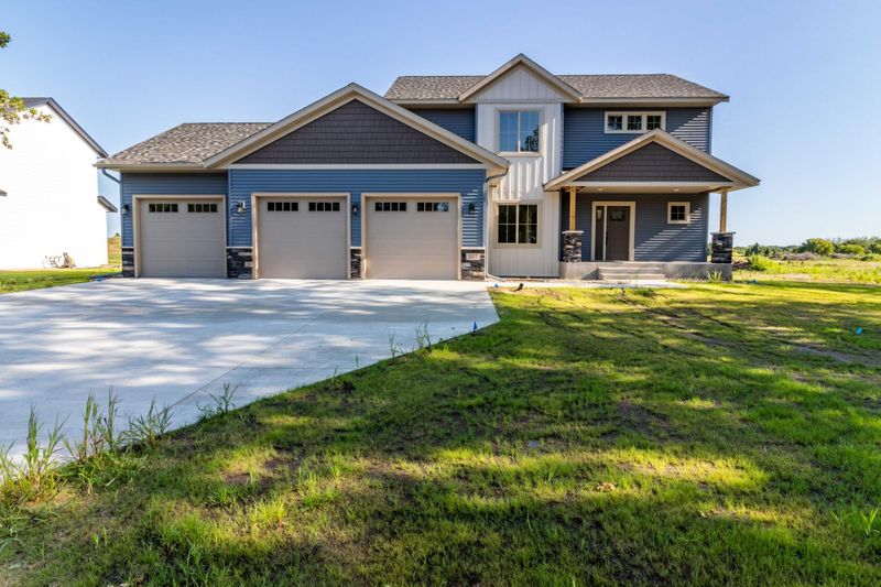 327 10th St S, Sartell, MN 56377