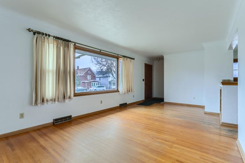 770 Minnehaha Ave W, Saint Paul, MN 55104