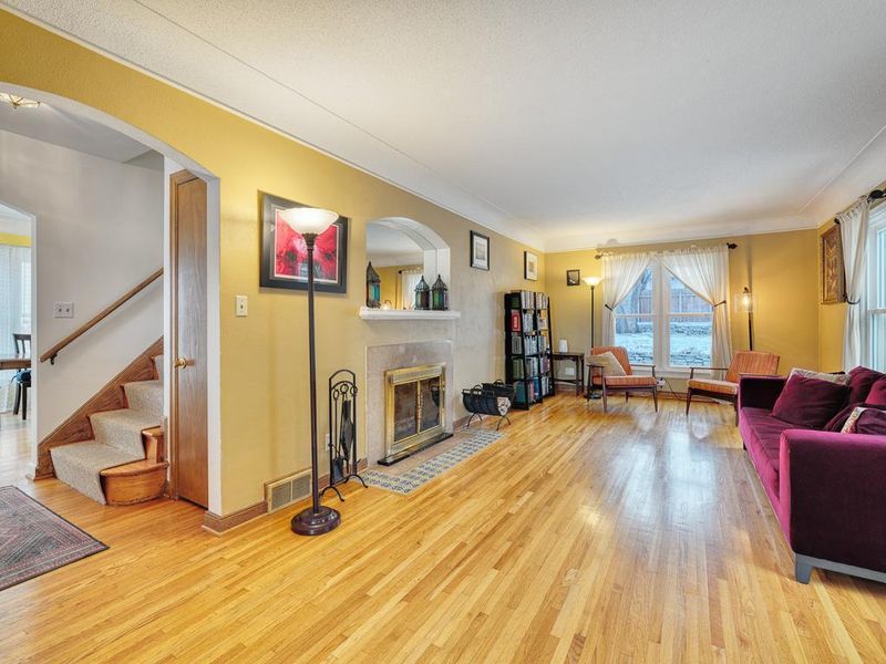 1523 Eleanor Ave, Saint Paul, MN 55116