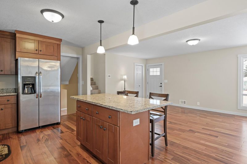 3882 Effress Rd, White Bear Lake, MN 55110