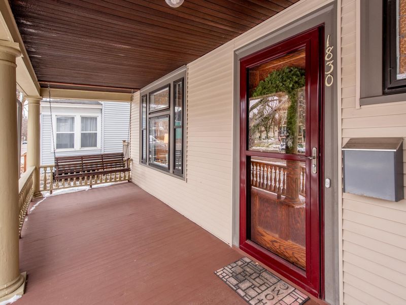 1830 Laurel Ave, Saint Paul, MN 55104