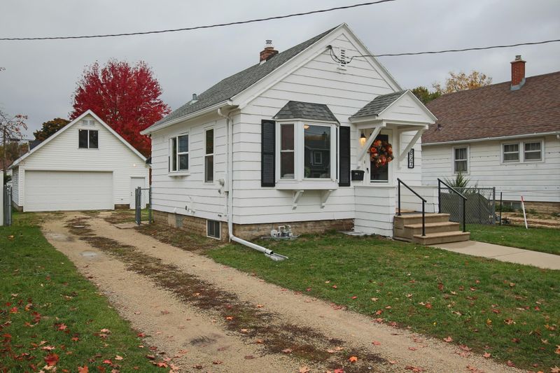 827 9th Ave SE, Rochester, MN 55904