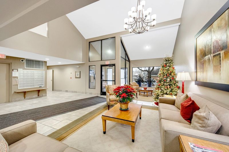 3000 Saint Albans Mill Rd #112, Minnetonka, MN 55305