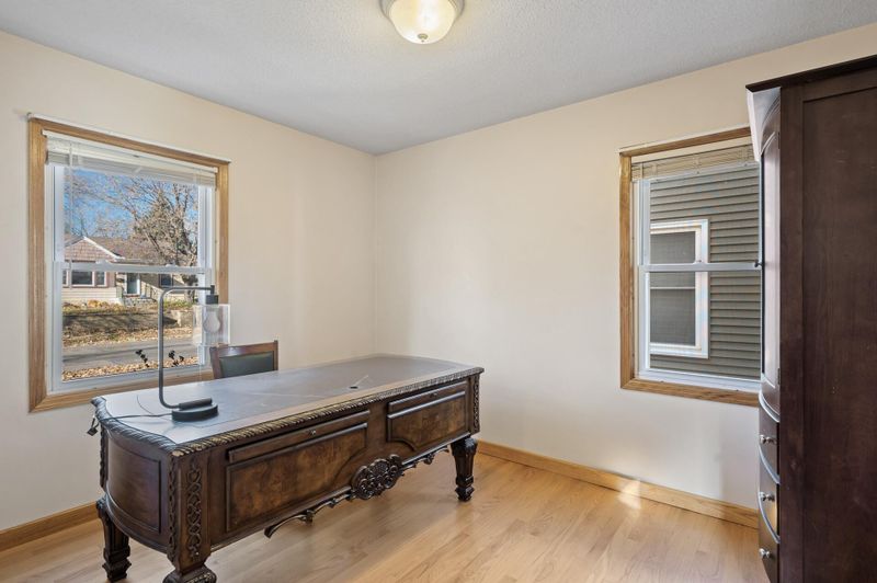 3527 2 1/2 St NE, Minneapolis, MN 55418