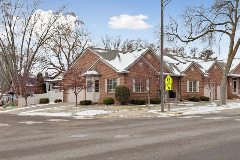 2591 Margaret St N, North Saint Paul, MN 55109