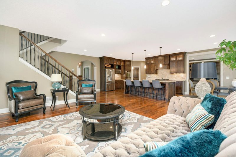 2181 Pinehurst Dr, Chanhassen, MN 55317