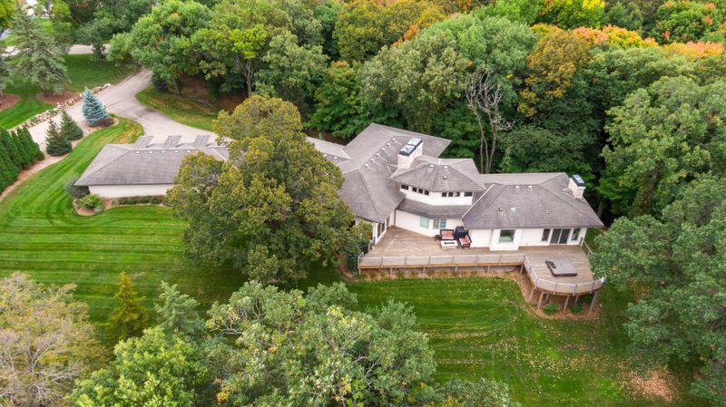 10 Windy Ridge Pl, Mendota, MN 55150