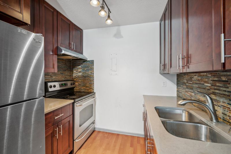 3522 Harriet Ave #207, Minneapolis, MN 55408
