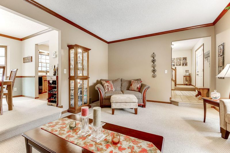 4360 Grafton Ave N, Oakdale, MN 55128