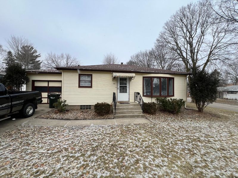 335 E Cherry Ave, Fergus Falls, MN 56537