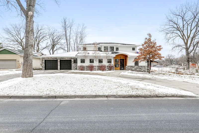 1300 Bluebill Bay Rd, Burnsville, MN 55306