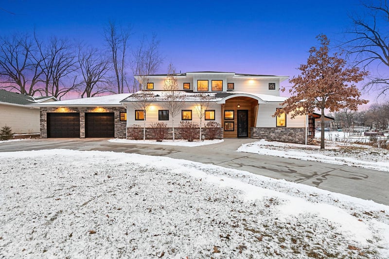 1300 Bluebill Bay Rd, Burnsville, MN 55306