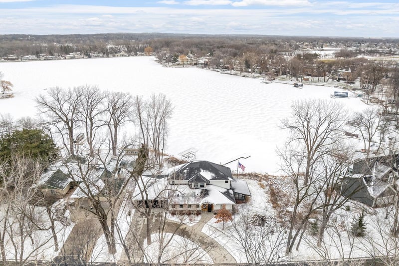 1300 Bluebill Bay Rd, Burnsville, MN 55306