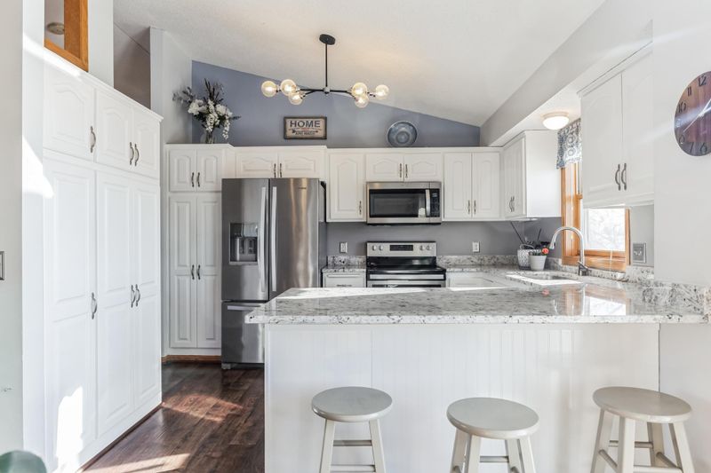 2304 Greenbriar Ln, Buffalo, MN 55313