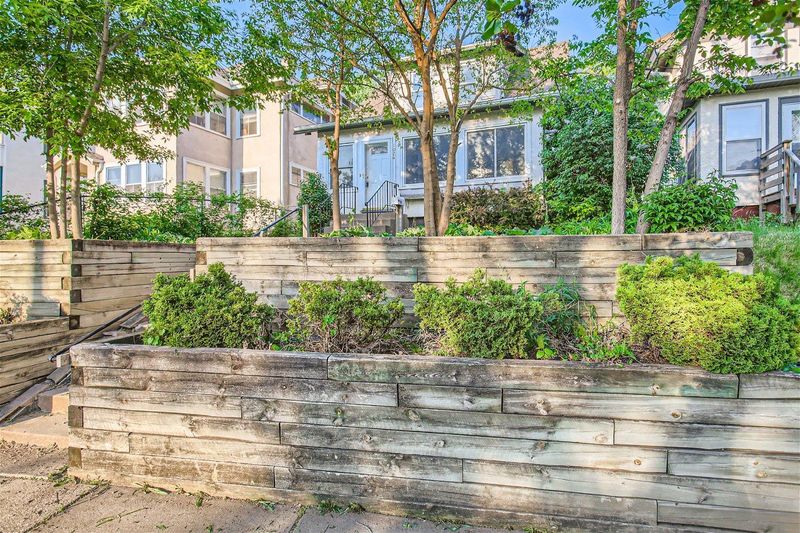1026 Irving Ave N, Minneapolis, MN 55411