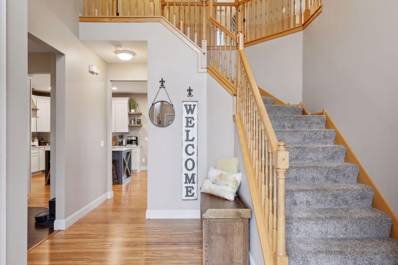 9658 Hillside Trl S, Cottage Grove, MN 55016