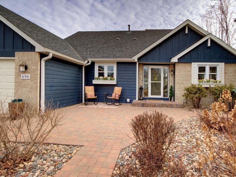 696 Havenhill Rd, Eagan, MN 55123