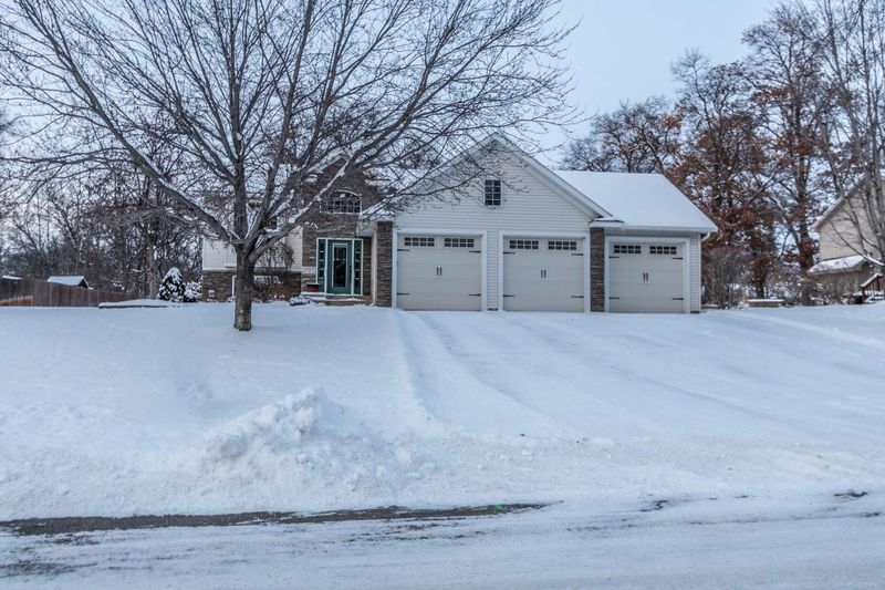1907 Wildflower Ln NE, Alexandria, MN 56308