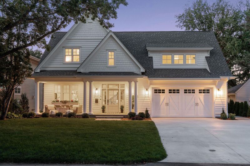 3316 W 55th St, Edina, MN 55410