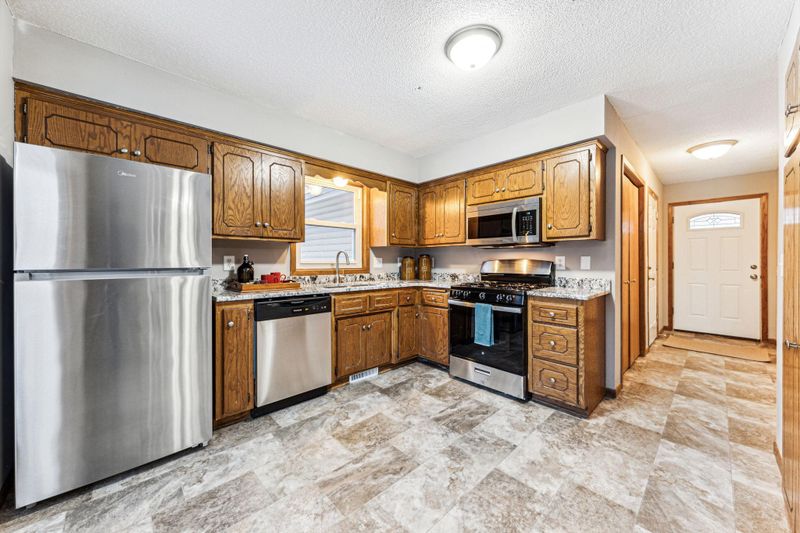 11449 Florida Ave N, Champlin, MN 55316