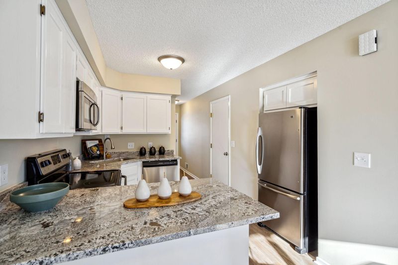 3277 Arcade St S, Vadnais Heights, MN 55127