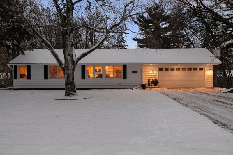 17705 11th Ave N, Plymouth, MN 55447
