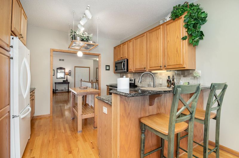 3687 Crosslough Trl, Rosemount, MN 55068
