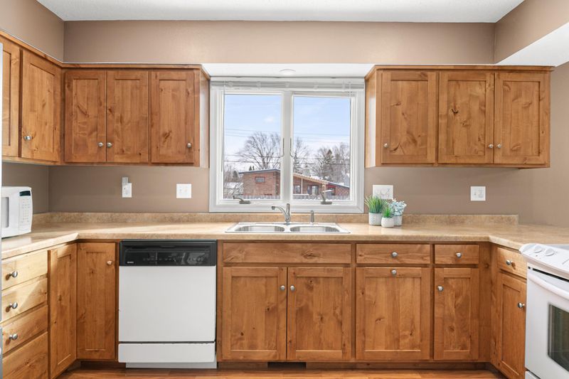 1048 Borgert Ave, Saint Cloud, MN 56303