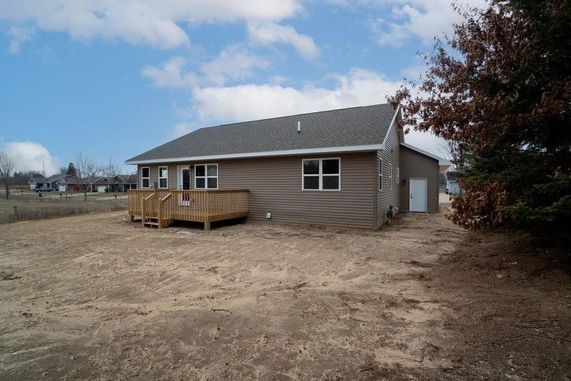 325 E Adams Ave, Fall Creek, WI 54742