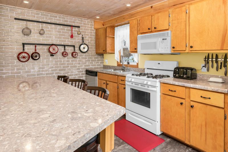 5249 Edgewood Ave N, Crystal, MN 55428
