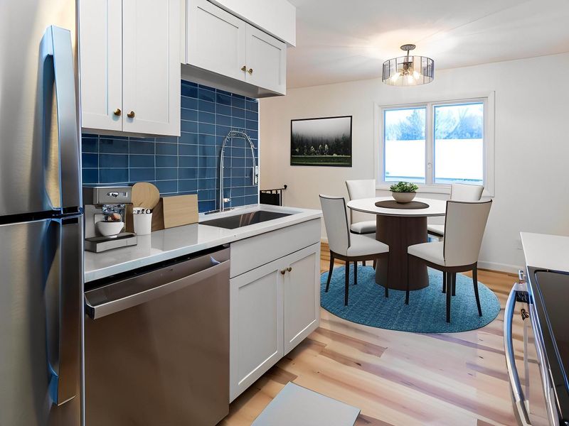 7791 Whitney Dr, Apple Valley, MN 55124