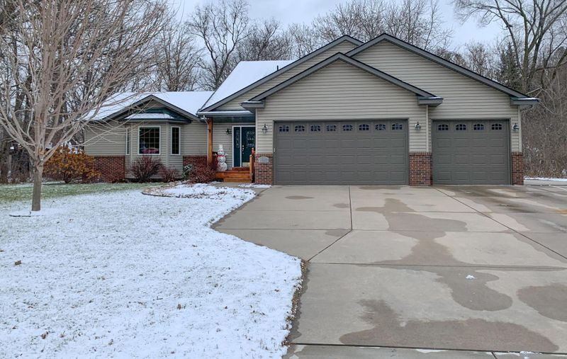 8363 Pleasant View Dr, Mounds View, MN 55112
