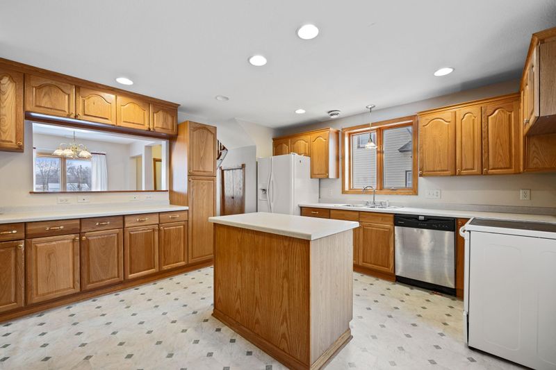 215 S 4th St, Henderson, MN 56044