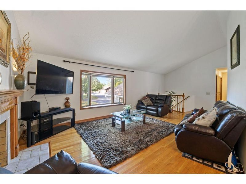 7548 Edgewood Ave N, Brooklyn Park, MN 55428
