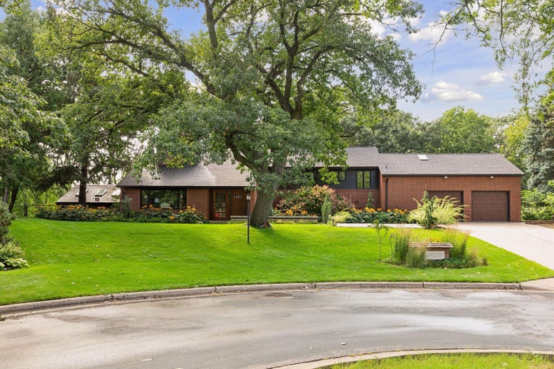 4450 Tyrol Crest, Golden Valley, MN 55416