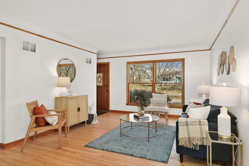 2667 Parkview Blvd, Robbinsdale, MN 55422