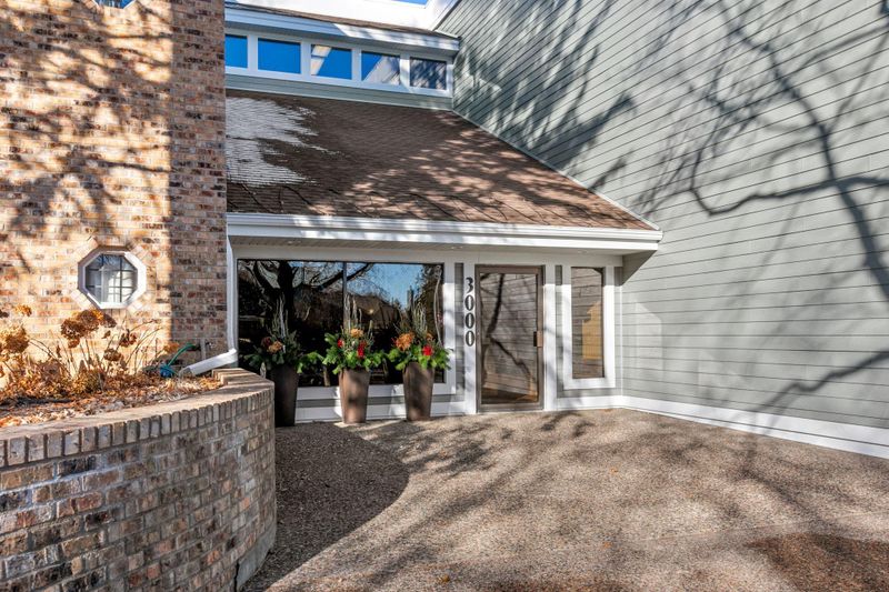 3000 Saint Albans Mill Rd #207, Minnetonka, MN 55305