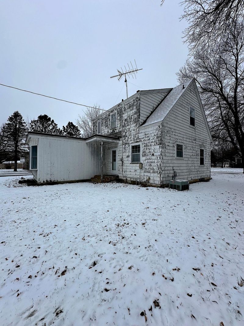 455 2nd Ave SE, Milaca, MN 56353
