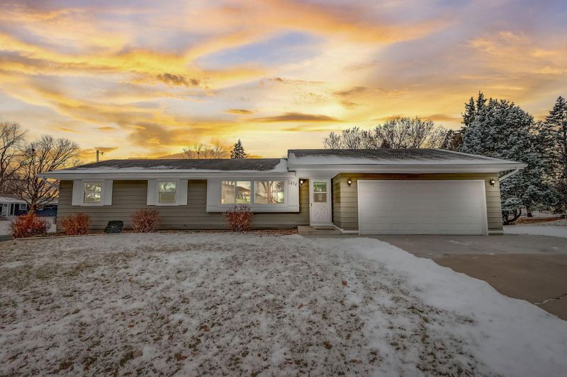 2474 Brenner St, Roseville, MN 55113