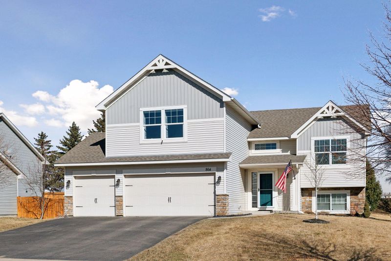 864 Forest Edge Dr, Jordan, MN 55352