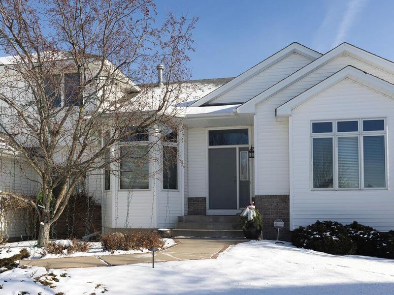 5020 Harbor Ln N, Plymouth, MN 55446