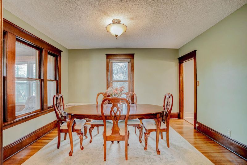1715 Jackson St, Maplewood, MN 55117