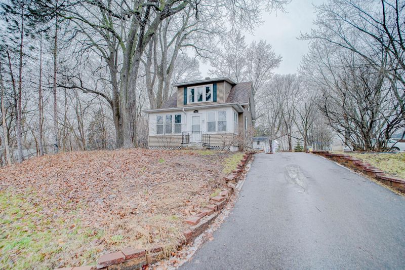 1715 Jackson St, Maplewood, MN 55117