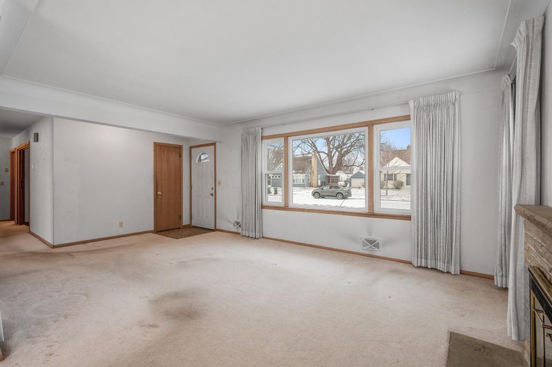 6832 Clinton Ave, Richfield, MN 55423